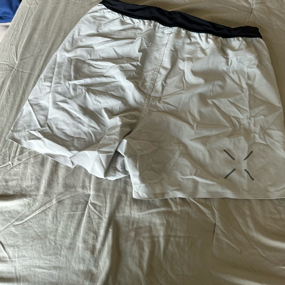 Ten Thousand shorts, very light grey